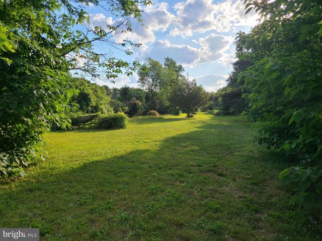 321 N TUCKAHOE RD, Williamstown, NJ 08094