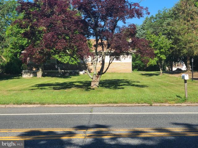 321 N TUCKAHOE RD, Williamstown, NJ 08094