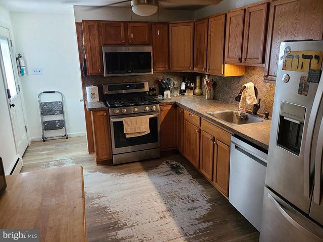 321 N TUCKAHOE RD, Williamstown, NJ 08094