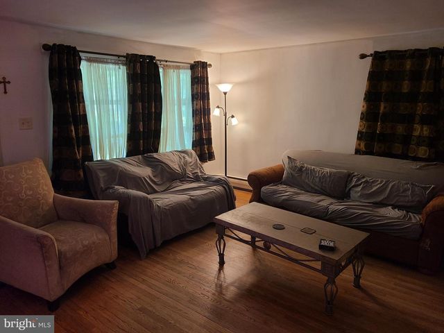 321 N TUCKAHOE RD, Williamstown, NJ 08094