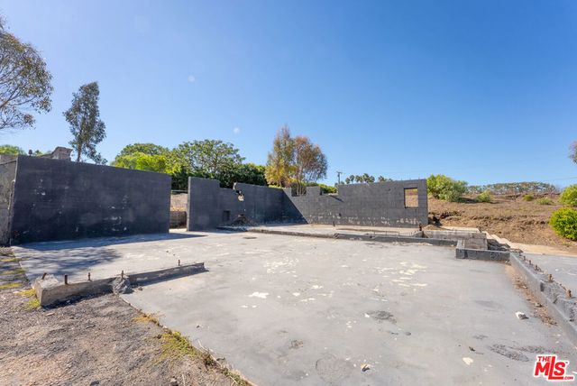 28901 Selfridge Drive, Malibu, CA 90265