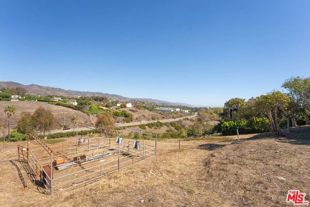 28901 Selfridge Drive, Malibu, CA 90265
