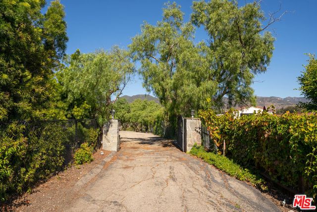 28901 Selfridge Drive, Malibu, CA 90265