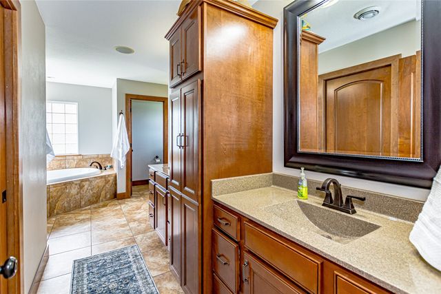 624 Lincoln Court, Center Point, IA 52213