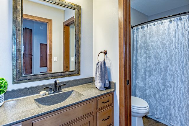 624 Lincoln Court, Center Point, IA 52213