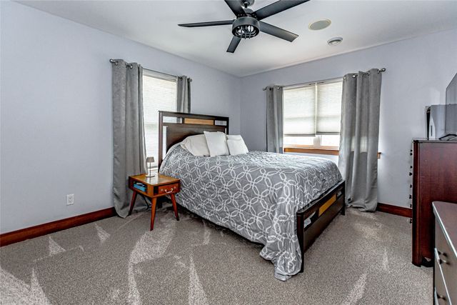 624 Lincoln Court, Center Point, IA 52213