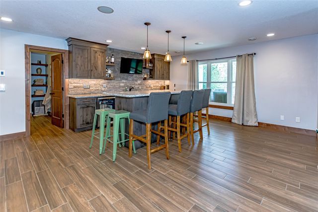 624 Lincoln Court, Center Point, IA 52213