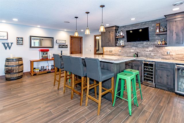 624 Lincoln Court, Center Point, IA 52213