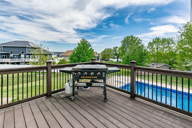 624 Lincoln Court, Center Point, IA 52213