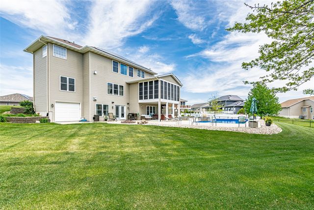 624 Lincoln Court, Center Point, IA 52213