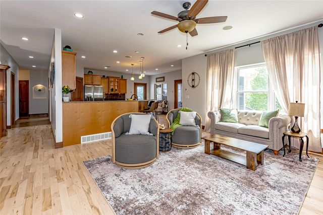 624 Lincoln Court, Center Point, IA 52213