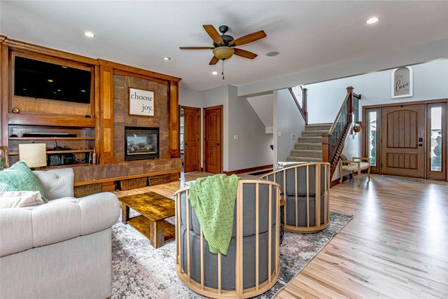 624 Lincoln Court, Center Point, IA 52213