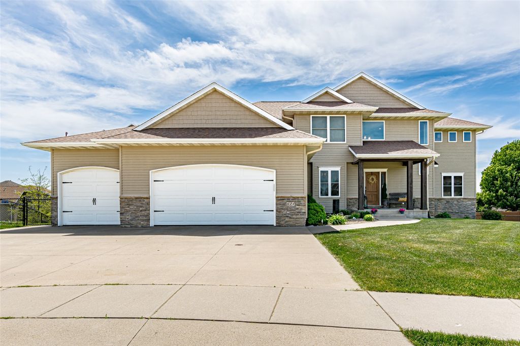 624 Lincoln Court, Center Point, IA 52213