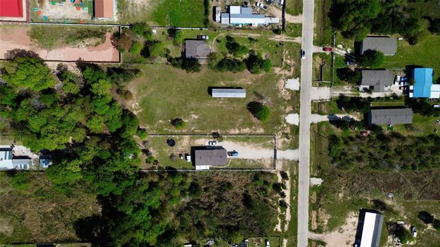 1202 County Road 5035, Cleveland, TX 77327