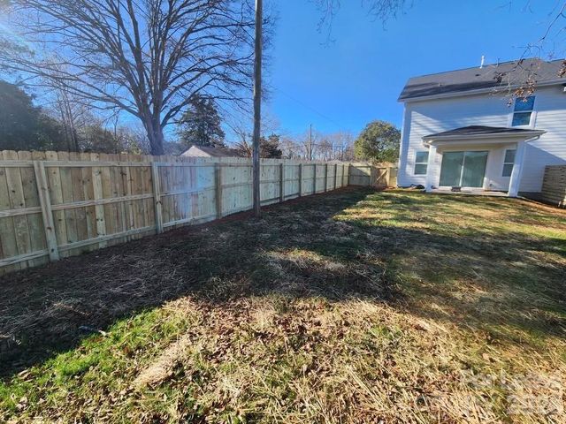 2957 Ross Avenue, Charlotte, NC 28208