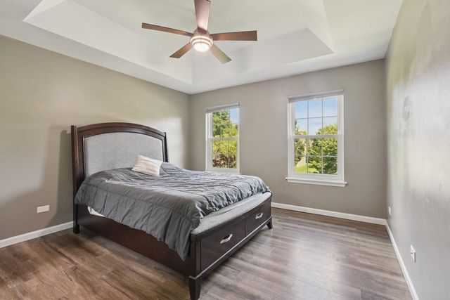 616 Pinehurst Drive, North Aurora, IL 60542