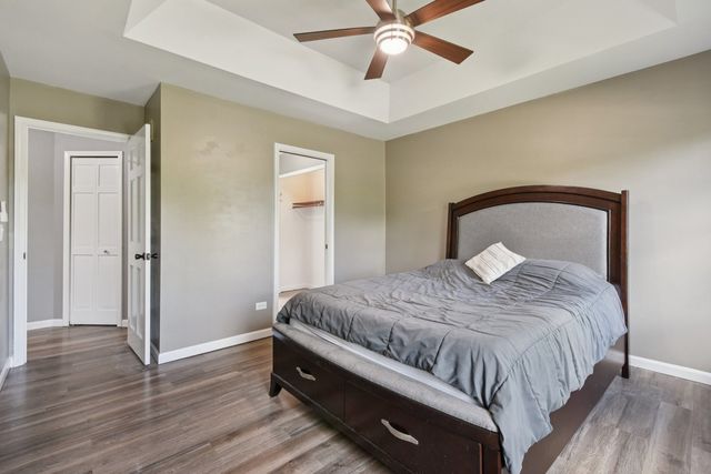 616 Pinehurst Drive, North Aurora, IL 60542