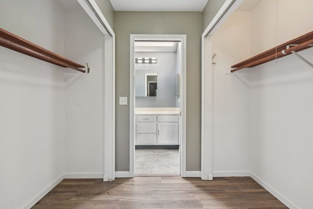 616 Pinehurst Drive, North Aurora, IL 60542