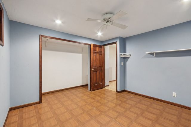 616 Pinehurst Drive, North Aurora, IL 60542