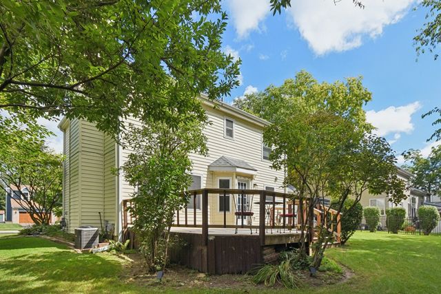 616 Pinehurst Drive, North Aurora, IL 60542