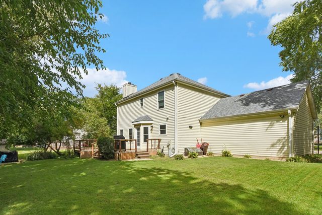 616 Pinehurst Drive, North Aurora, IL 60542