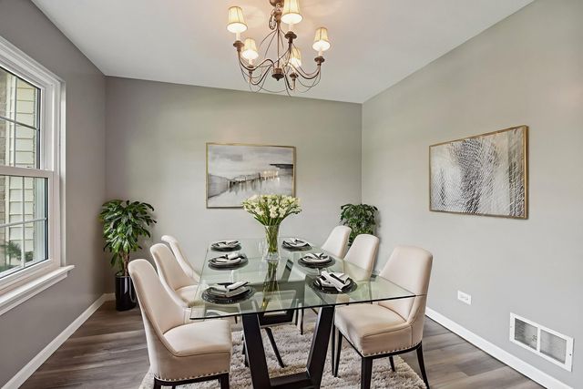 616 Pinehurst Drive, North Aurora, IL 60542