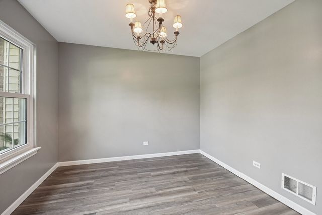 616 Pinehurst Drive, North Aurora, IL 60542