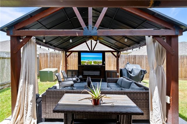2129 Halcon St, Corpus Christi, TX 78414