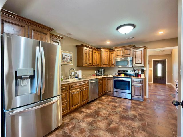 300 Sunset Dr, Paragould, AR 72450