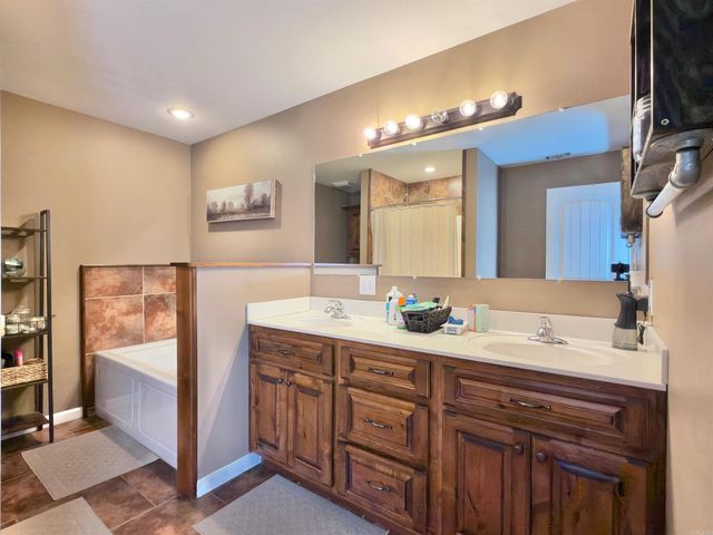 300 Sunset Dr, Paragould, AR 72450