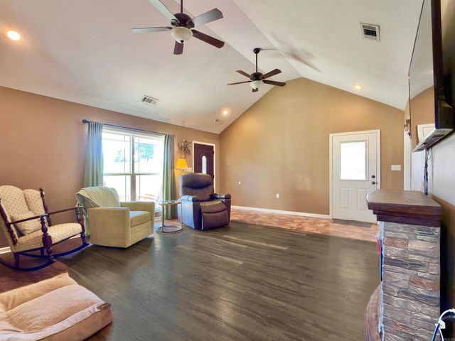 300 Sunset Dr, Paragould, AR 72450