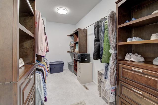 3900 NW Eclipse Place, Blue Springs, MO 64015
