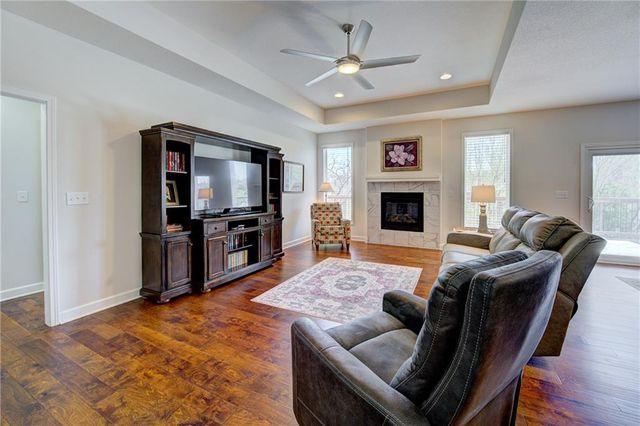 3900 NW Eclipse Place, Blue Springs, MO 64015