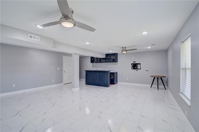 3900 NW Eclipse Place, Blue Springs, MO 64015