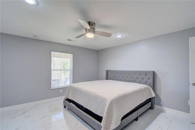 3900 NW Eclipse Place, Blue Springs, MO 64015
