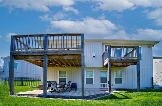 3900 NW Eclipse Place, Blue Springs, MO 64015