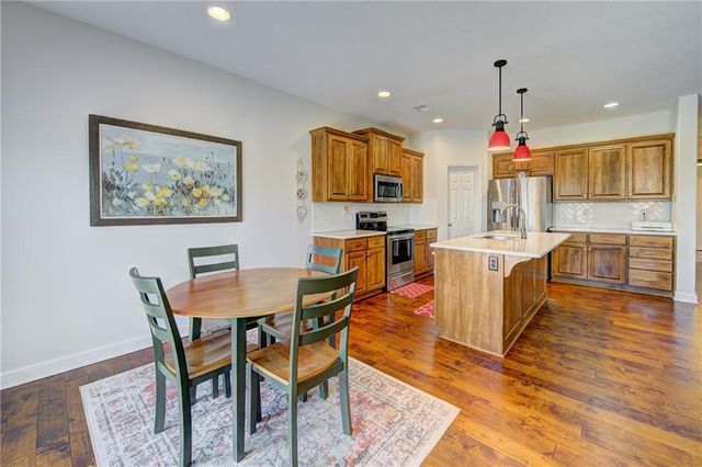 3900 NW Eclipse Place, Blue Springs, MO 64015