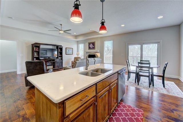 3900 NW Eclipse Place, Blue Springs, MO 64015