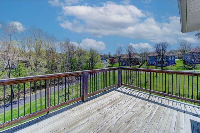3900 NW Eclipse Place, Blue Springs, MO 64015