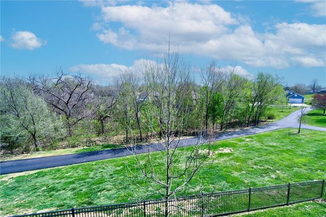 3900 NW Eclipse Place, Blue Springs, MO 64015