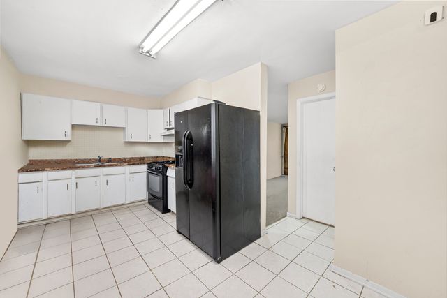 8827 N Washington Street B, Niles, IL 60714