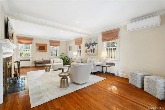 43 Tompkins Road, Scarsdale, NY 10583