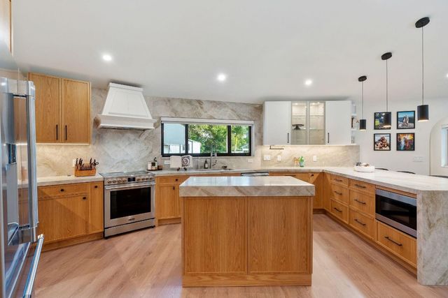 700 S Old Nob Hill Road, Plantation, FL 33324