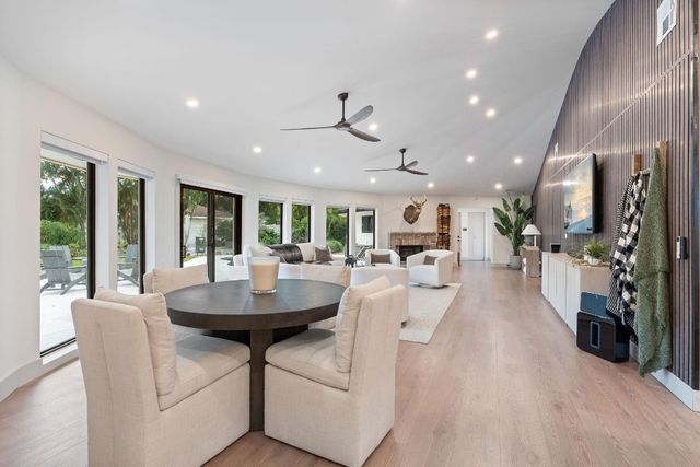 700 S Old Nob Hill Road, Plantation, FL 33324