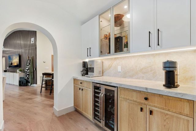 700 S Old Nob Hill Road, Plantation, FL 33324