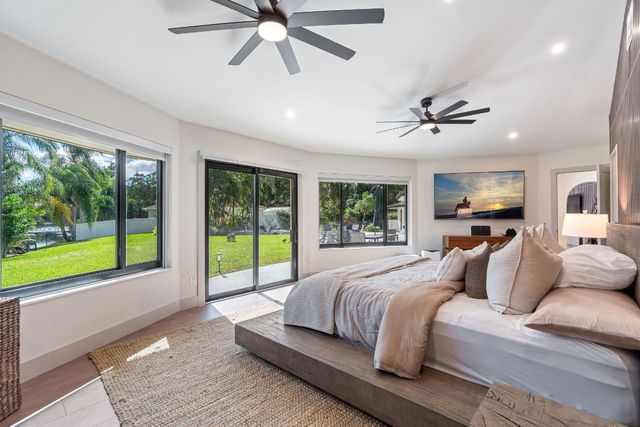 700 S Old Nob Hill Road, Plantation, FL 33324