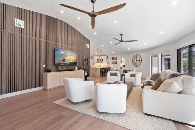 700 S Old Nob Hill Road, Plantation, FL 33324