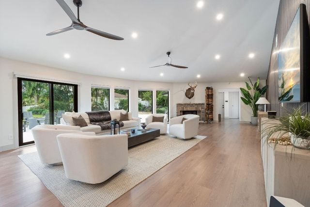 700 S Old Nob Hill Road, Plantation, FL 33324