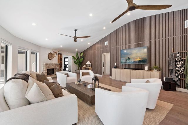 700 S Old Nob Hill Road, Plantation, FL 33324