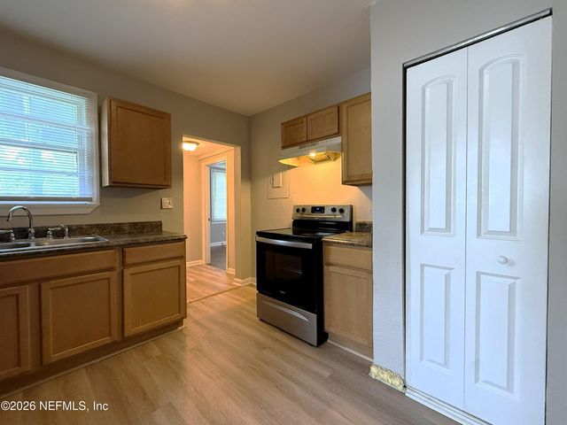 843 MACKINAW Street, Jacksonville, FL 32254